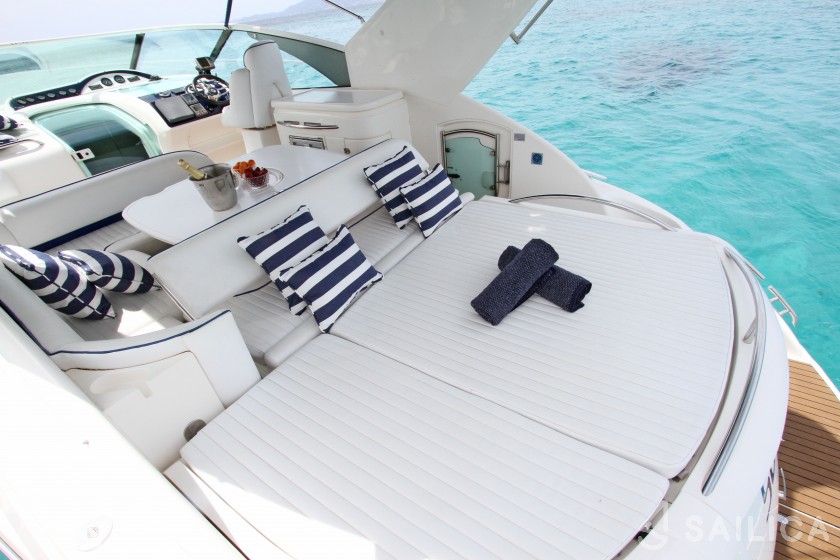 Fairline Targa 40 - Yacht Charter Sailica