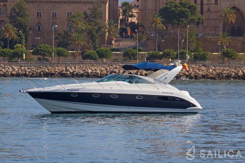 Fairline Targa 40 - Yacht Charter Sailica