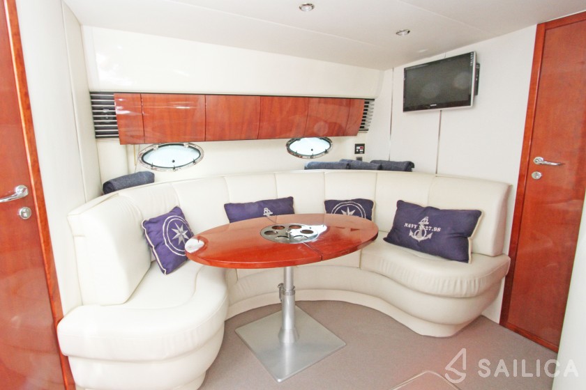 Fairline Targa 40 - Yacht Charter Sailica