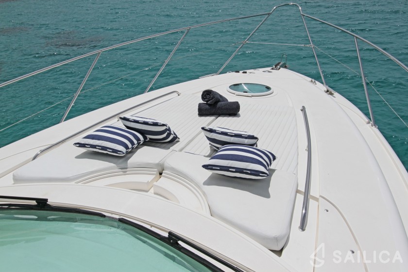 Fairline Targa 40 - Yacht Charter Sailica
