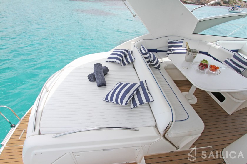 Fairline Targa 40 - Yacht Charter Sailica
