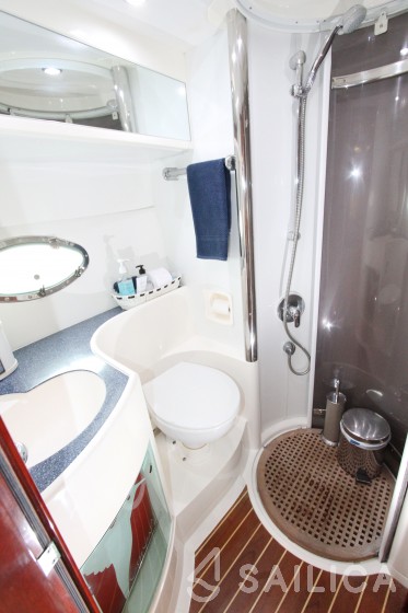 Fairline Targa 40 - Yacht Charter Sailica