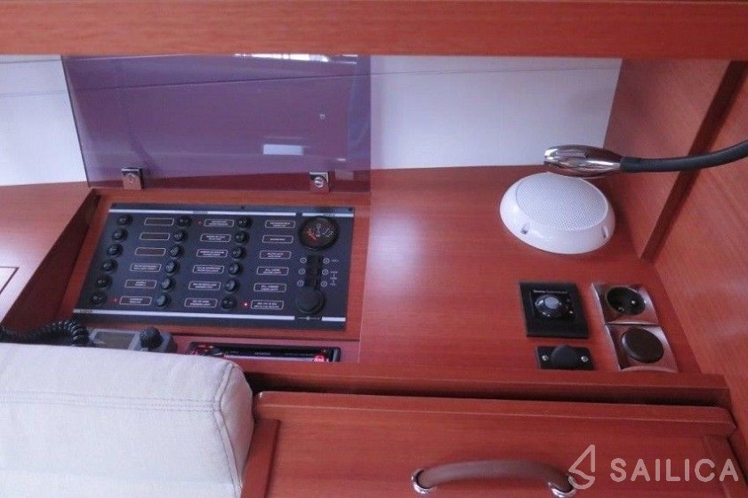 Dufour 382 GL - Yacht Charter Sailica