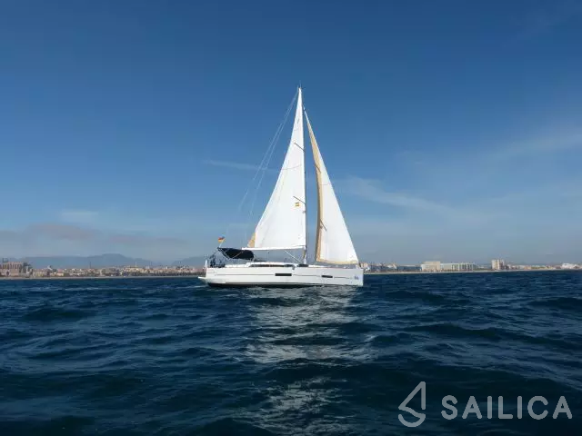 Dufour 382 GL - Yacht Charter Sailica