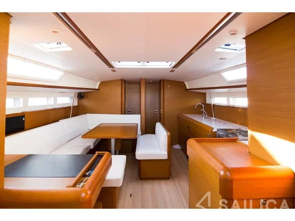 Sun Odyssey 519 - Yacht Charter Sailica