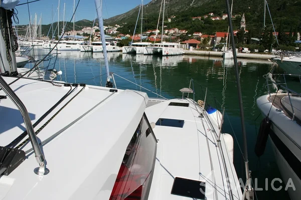 Lagoon 40 - Yacht Charter Sailica