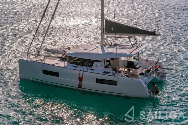 Lagoon 40 - Yacht Charter Sailica