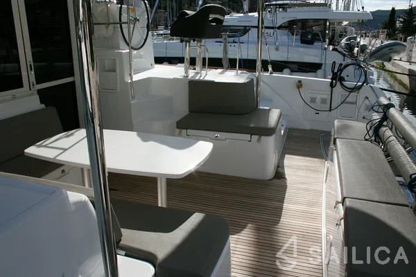 Lagoon 40 - Yacht Charter Sailica