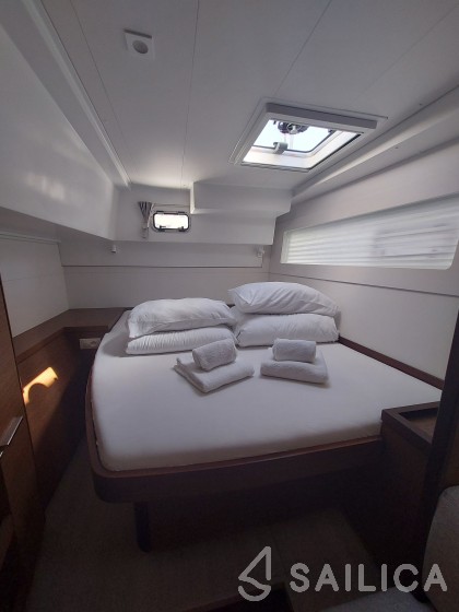 Lagoon 40 - Yacht Charter Sailica