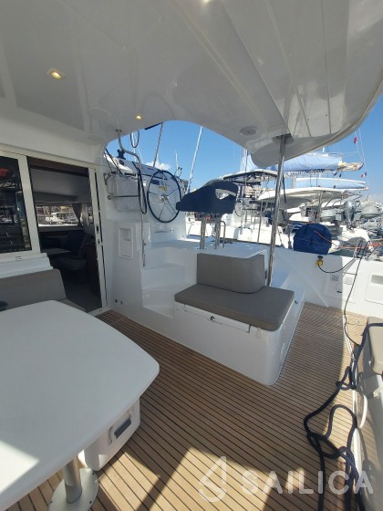 Lagoon 40 - Yacht Charter Sailica