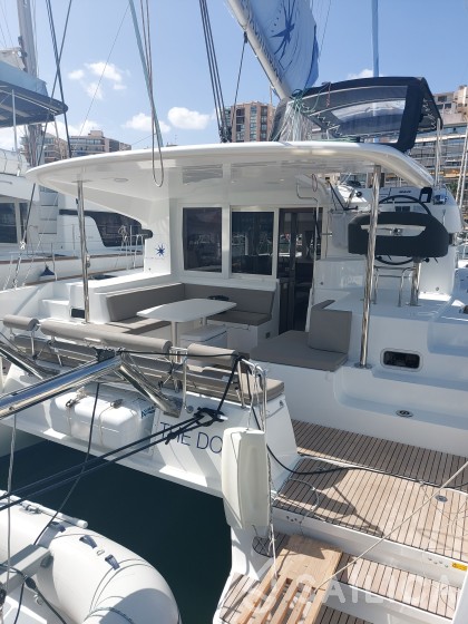 Lagoon 40 - Yacht Charter Sailica