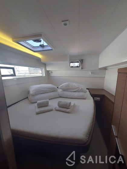 Lagoon 40 - Yacht Charter Sailica