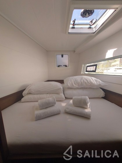 Lagoon 40 - Yacht Charter Sailica