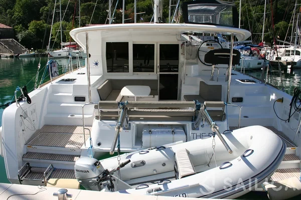 Lagoon 40 - Yacht Charter Sailica