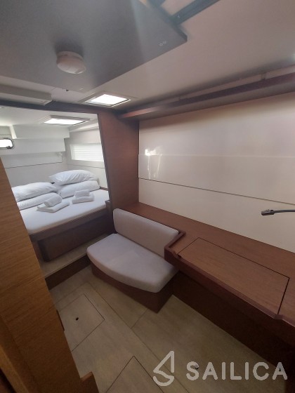 Lagoon 40 - Yacht Charter Sailica