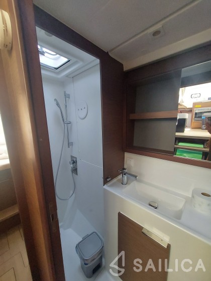 Lagoon 40 - Yacht Charter Sailica