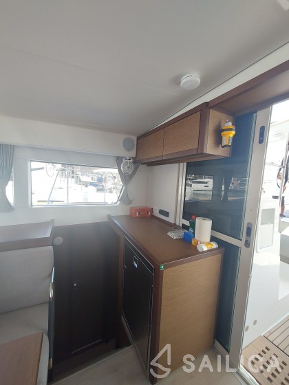 Lagoon 40 - Yacht Charter Sailica