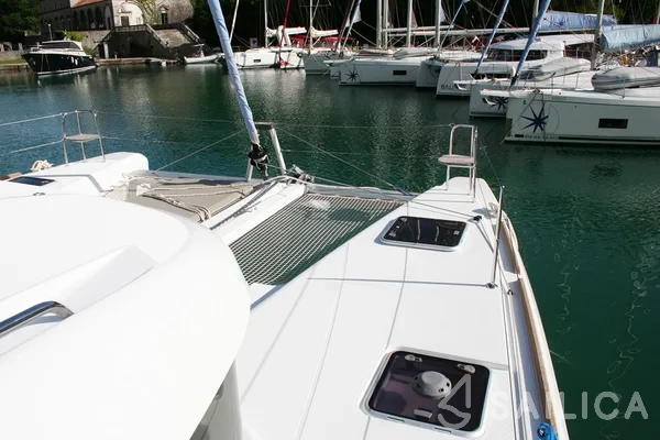 Lagoon 40 - Yacht Charter Sailica
