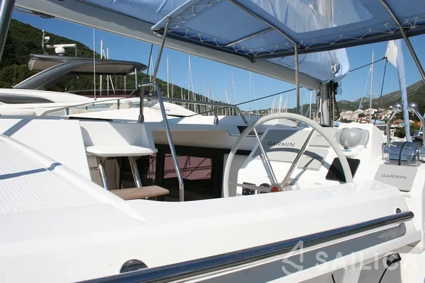 Lagoon 40 - Yacht Charter Sailica