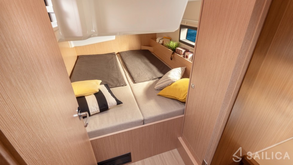 Bavaria C38 - Yacht Charter Sailica