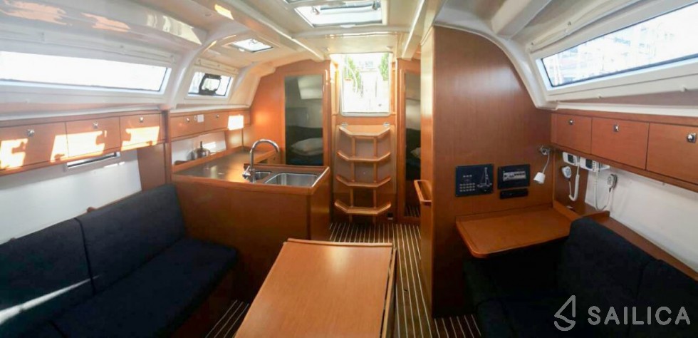 Bavaria 37 Cruiser - Yacht Charter Sailica