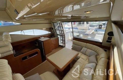 Ferretti 430 - Yacht Charter Sailica