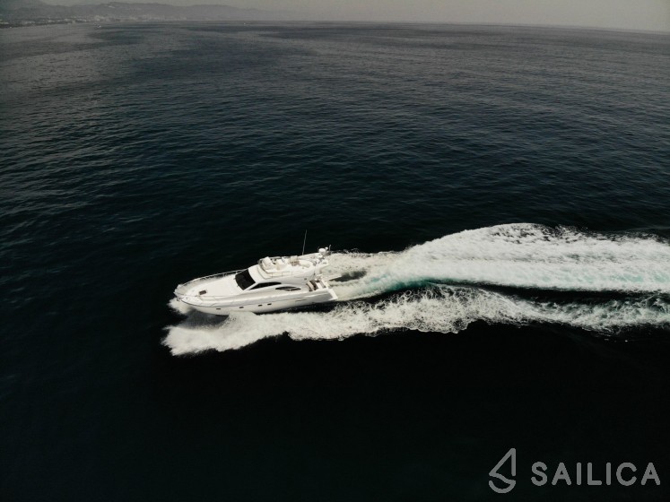 Ferretti 430 - Yacht Charter Sailica