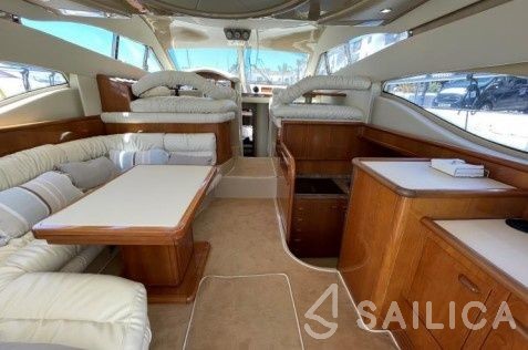 Ferretti 430 - Yacht Charter Sailica