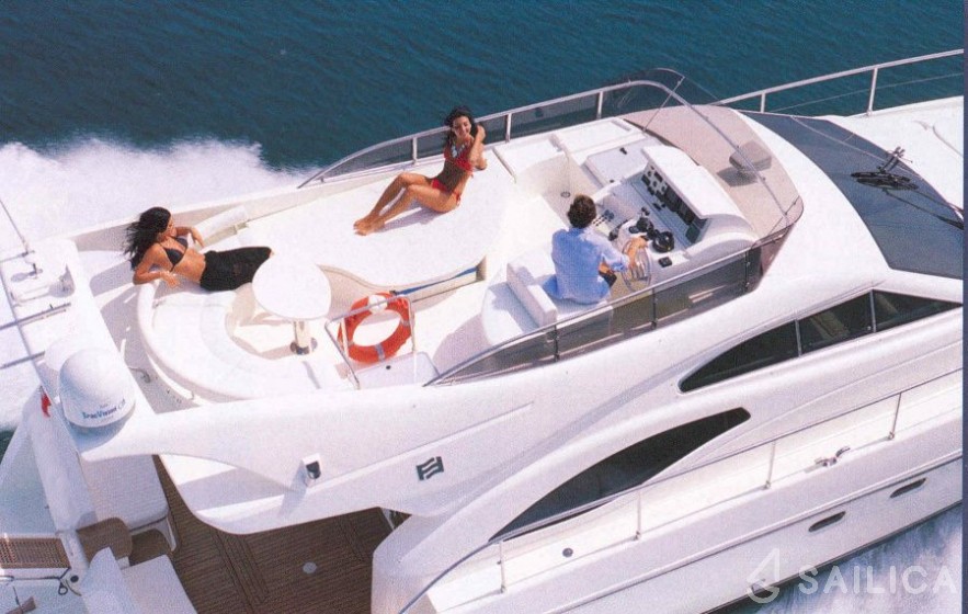 Ferretti 430 - Yacht Charter Sailica