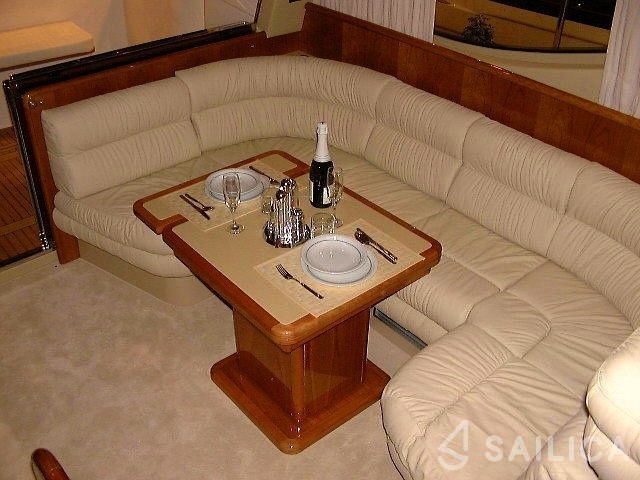 Ferretti 430 - Yacht Charter Sailica