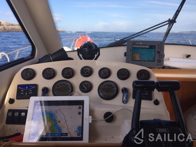 Rodman Fly 870 - Yacht Charter Sailica