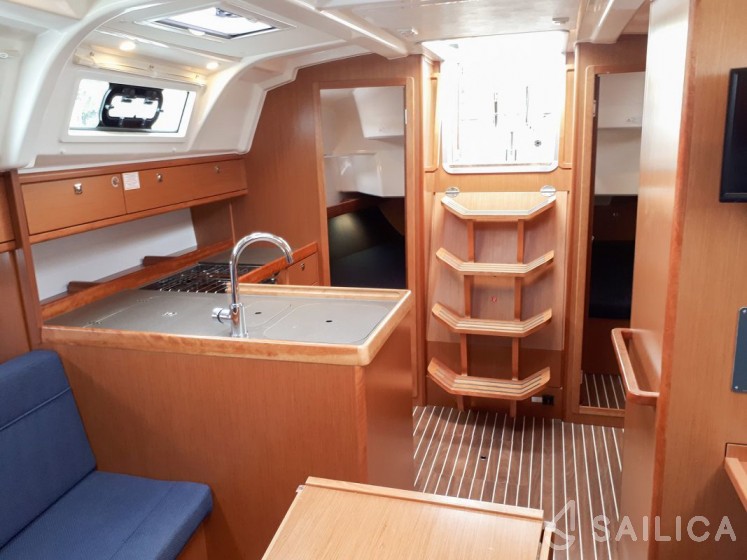 Bavaria 37 Cruiser - Yacht Charter Sailica