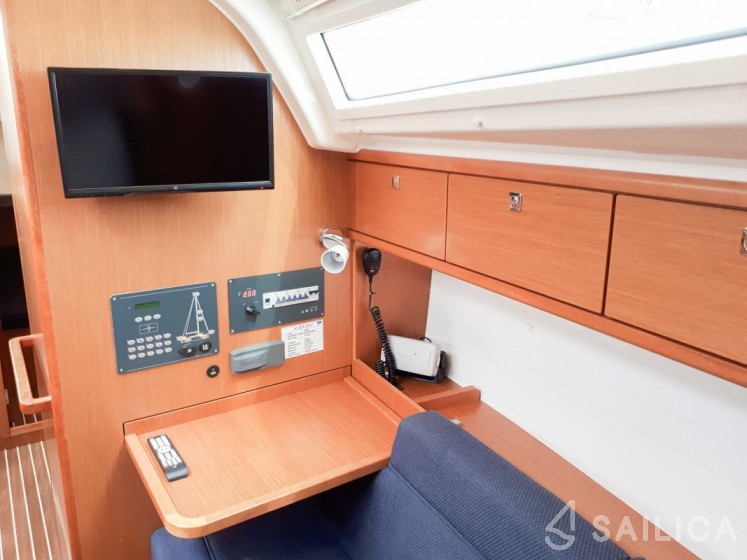 Bavaria 37 Cruiser - Yacht Charter Sailica
