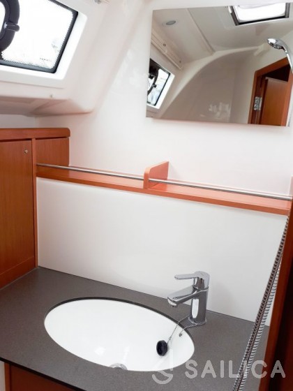 Bavaria 37 Cruiser - Yacht Charter Sailica