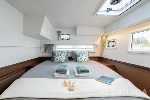 Lagoon 42 - Yacht Charter Sailica