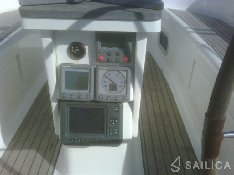 Bavaria 42 Cruiser - Yacht Charter Sailica