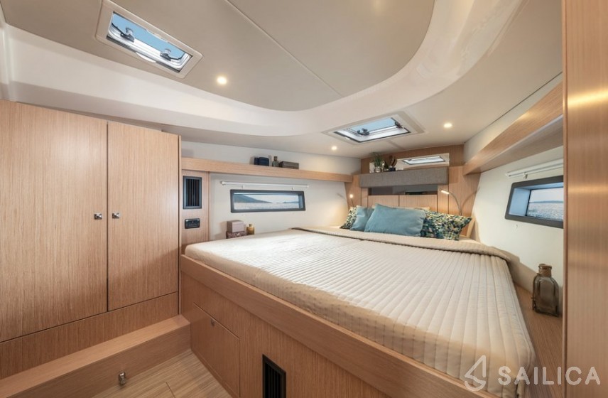 Bavaria 42 Cruiser - Yacht Charter Sailica
