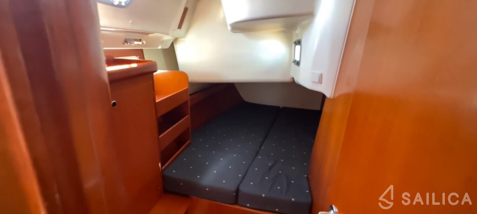 Oceanis 423 Clipper - Yacht Charter Sailica