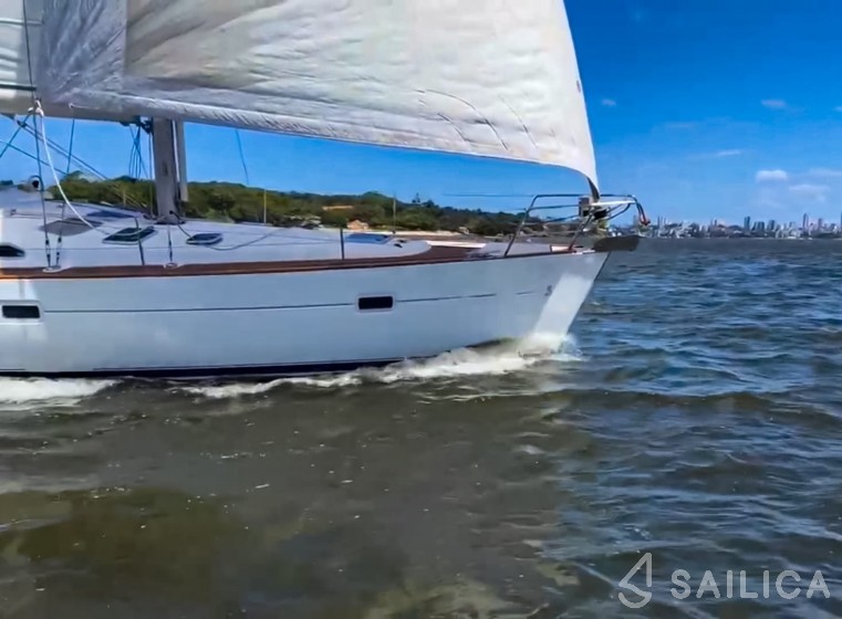 Oceanis 423 Clipper - Yacht Charter Sailica