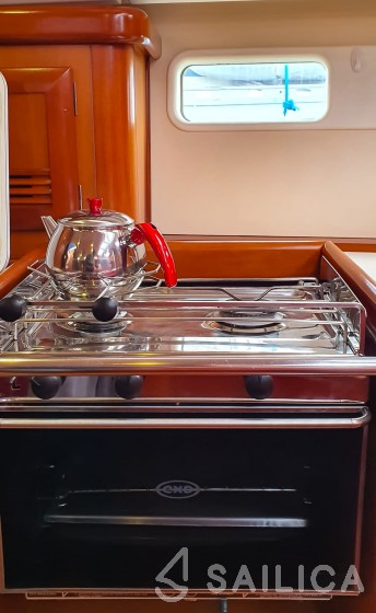 Oceanis 423 Clipper - Yacht Charter Sailica