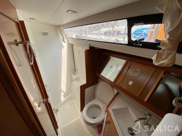 Oceanis 41 - Yacht Charter Sailica
