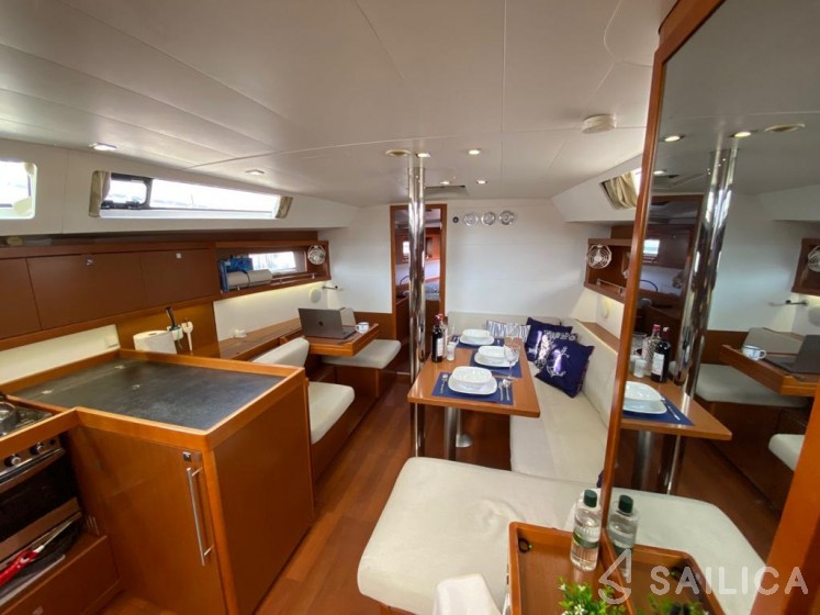 Oceanis 41 - Yacht Charter Sailica