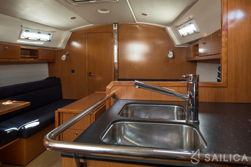 Bavaria 36 Cruiser - Yacht Charter Sailica