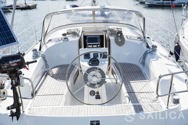 Bavaria 36 Cruiser - Yacht Charter Sailica