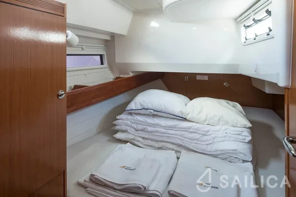Bavaria 36 Cruiser - Yacht Charter Sailica