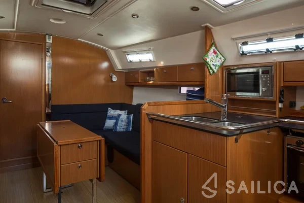 Bavaria 36 Cruiser - Yacht Charter Sailica