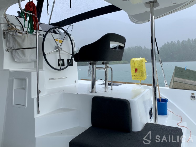 Lagoon 40 - Yacht Charter Sailica