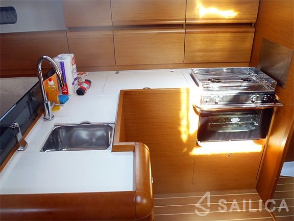 Sun Odyssey 439 - Yacht Charter Sailica