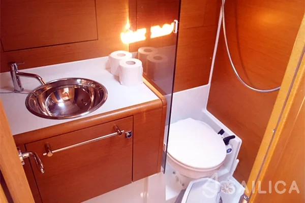 Sun Odyssey 439 - Yacht Charter Sailica