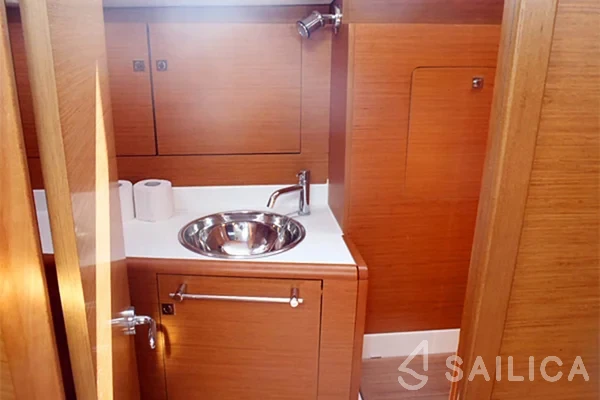 Sun Odyssey 439 - Yacht Charter Sailica